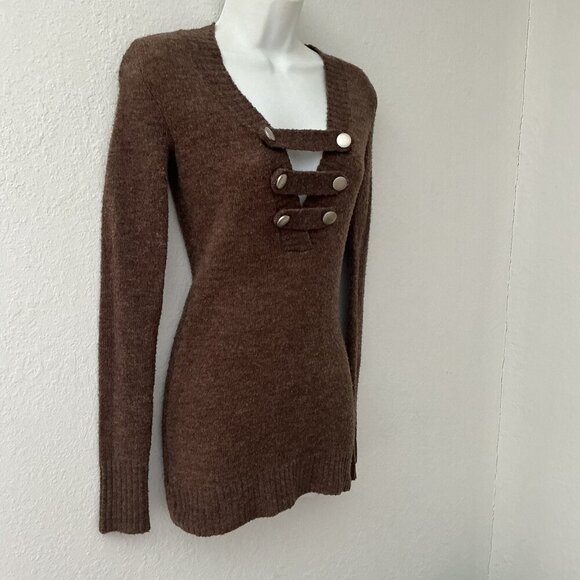 LOVE ROCKS CUT OUT V-NECK PLUNGE SWEATER - Picture 4 of 8